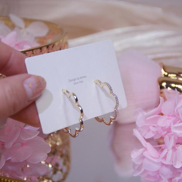 hoop & huggie origin summer minimalist gold color metallic flower earrings for women trendy hollow out rhinestone jewellery, Golden;silver
hoop & huggie origin summer minimalist gold color metallic flower earrings for women trendy hollow out rhinestone jewellery, Golden;silver