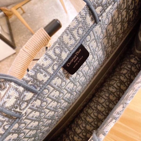 2021 latest women's canvas shopping star fashion versatile super large capacity portable shoulder bag
2021 latest women's canvas shopping star fashion versatile super large capacity portable shoulder bag