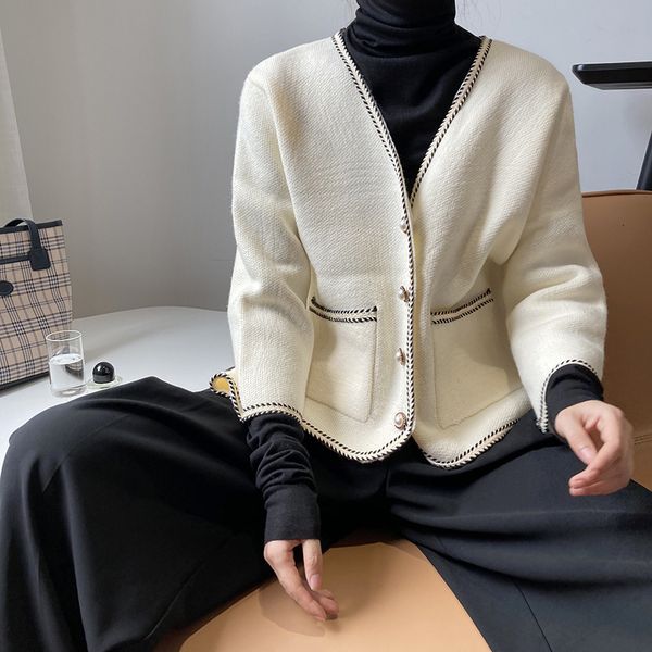 spring new 2021 v-neck long sleeve knitted striped cute button sweater poncho casual women cardigans mvh5, White;black
spring new 2021 v-neck long sleeve knitted striped cute button sweater poncho casual women cardigans mvh5, White;black
