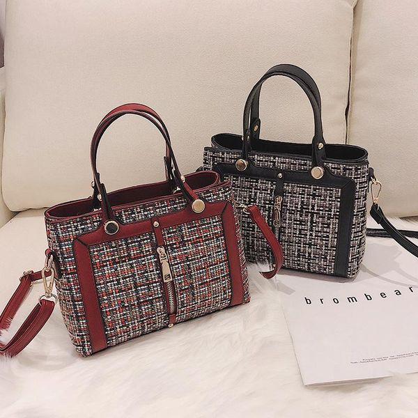 evening bags brand texture handbag 2021 designer korean version of the wild cross-body one-shoulder fashion woolen small square bag
evening bags brand texture handbag 2021 designer korean version of the wild cross-body one-shoulder fashion woolen small square bag