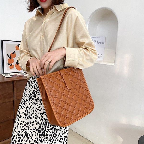 shoulder bags women's bag crossbody 2021 spring famous fashion trend luxury designer mini square chain leather female handbags
shoulder bags women's bag crossbody 2021 spring famous fashion trend luxury designer mini square chain leather female handbags