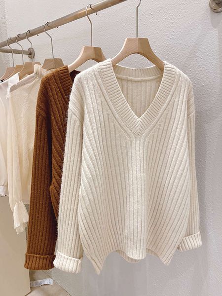 south korea dongdamen new autumn 2020 v-neck sweater women's pullover korean loose knitted coat, White;black
south korea dongdamen new autumn 2020 v-neck sweater women's pullover korean loose knitted coat, White;black