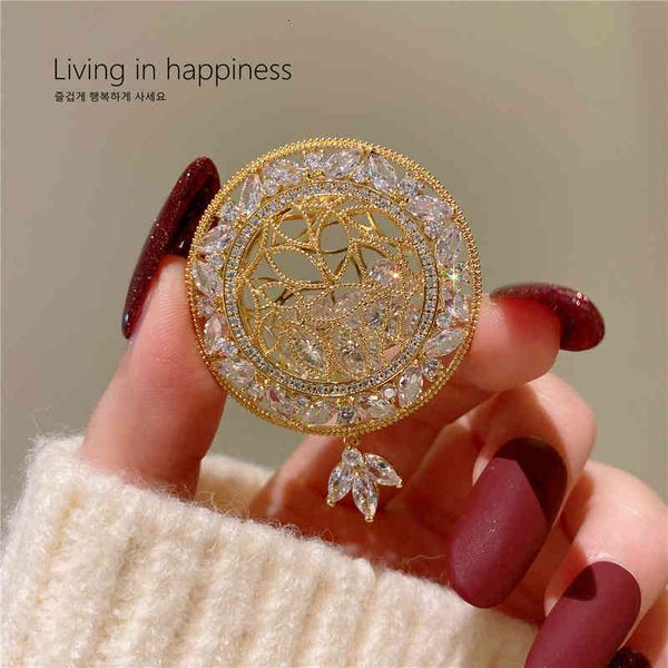 brooch french elegant hollowed out lace diamond disc pendant korean temperament super flash zircon pin gift, Gray
brooch french elegant hollowed out lace diamond disc pendant korean temperament super flash zircon pin gift, Gray