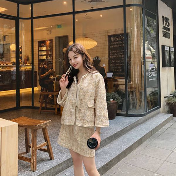 aurumn fashion women elegant tweed suit office lady solid two piece set female pocket jacket and skirts suits outwears, Black;brown
aurumn fashion women elegant tweed suit office lady solid two piece set female pocket jacket and skirts suits outwears, Black;brown