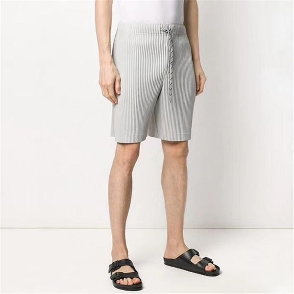 men's shorts men women 1:1 solid color joggers drawstring homme plisse breechcloth 2021ss pleated, White;black
men's shorts men women 1:1 solid color joggers drawstring homme plisse breechcloth 2021ss pleated, White;black
