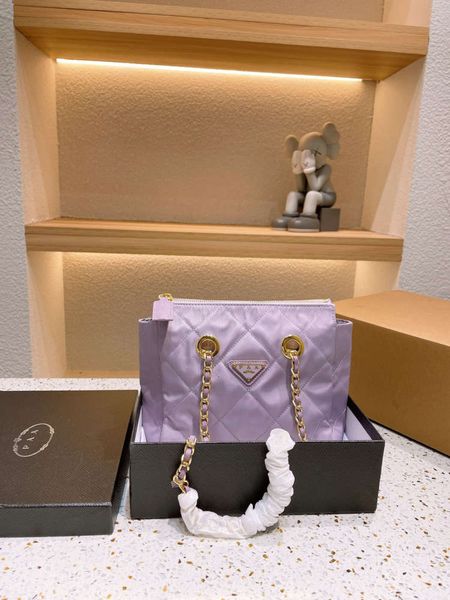 2021 shoulder bag purple fashion high-end designer diamond plaid solid color chain shoulder strap large capacity casual versatile style temp
2021 shoulder bag purple fashion high-end designer diamond plaid solid color chain shoulder strap large capacity casual versatile style temp