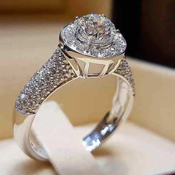 cao shi's new round super flash ring with classic temperament diamond ring popular jewelry, Golden;silver
cao shi's new round super flash ring with classic temperament diamond ring popular jewelry, Golden;silver