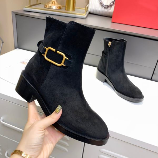 luxury designer ankle boots fashion autumn low-heeled women leather zipper party shoes rivet boot q-378, Black
luxury designer ankle boots fashion autumn low-heeled women leather zipper party shoes rivet boot q-378, Black