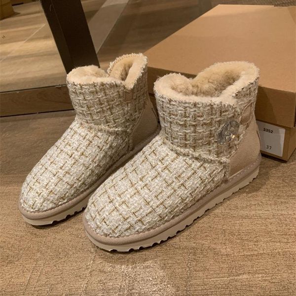 boots 2021 winter crystal diamond buckle warm wool snow women's short cotton shoes non-slip comfortable, Black
boots 2021 winter crystal diamond buckle warm wool snow women's short cotton shoes non-slip comfortable, Black