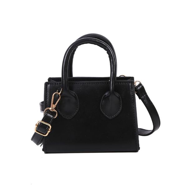 shoulder bags summer leather small flap for women simple solid messenger bag fashion clutch purse handbag female
shoulder bags summer leather small flap for women simple solid messenger bag fashion clutch purse handbag female