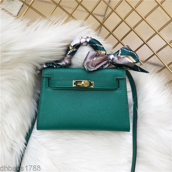 2021 new little kellies palm single shoulder straddle leather second generation hand1 mini bag 19cm
2021 new little kellies palm single shoulder straddle leather second generation hand1 mini bag 19cm