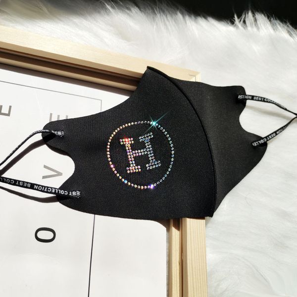 south korea's new summer and summer drills, masks, women's ice cream, black noise, breathable mask, fashion trend.
south korea's new summer and summer drills, masks, women's ice cream, black noise, breathable mask, fashion trend.