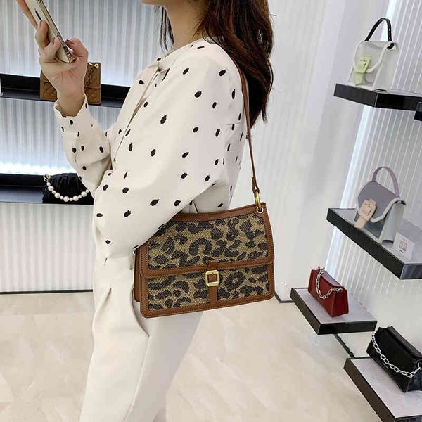 handbag bag2021 leopard print single shoulder bag messenger mobile phone armpit, Black;red
handbag bag2021 leopard print single shoulder bag messenger mobile phone armpit, Black;red