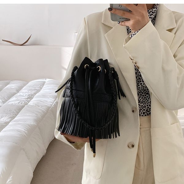 hbp new fashion tassel bucket bagshoulder bags shoulder bags pu leather women's designer handbag high capacity shoulder messenger bag 
hbp new fashion tassel bucket bagshoulder bags shoulder bags pu leather women's designer handbag high capacity shoulder messenger bag