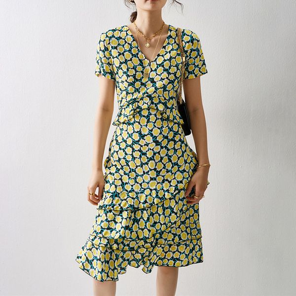 2021 new feminino irregular babados meados de bezerro com decote em v fresco flor impresso zper manga curta lady prairie chic vestido vero i, Black;gray
2021 new feminino irregular babados meados de bezerro com decote em v fresco flor impresso zper manga curta lady prairie chic vestido vero i, Black;gray