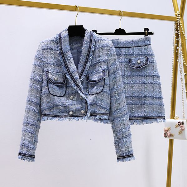 2021 new autumn winter woolen tweed 2 piece women crop trim tassel short jacket coat + mini a line skirts set e48l, Black;gray
2021 new autumn winter woolen tweed 2 piece women crop trim tassel short jacket coat + mini a line skirts set e48l, Black;gray