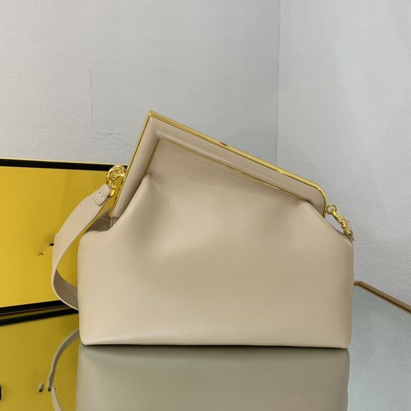 designer handbags for woman cluth bag shoulder bags crossbody handbag letter hardware lock genuis lambskin detachable wide strap evening puc
designer handbags for woman cluth bag shoulder bags crossbody handbag letter hardware lock genuis lambskin detachable wide strap evening puc