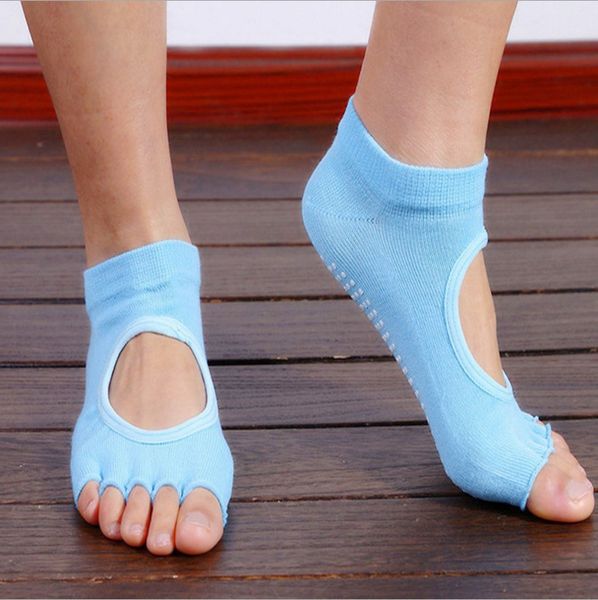 yoga socks women's antiskid five finger socks bareback ballet dance fitness floor socks c0224, Black;white
yoga socks women's antiskid five finger socks bareback ballet dance fitness floor socks c0224, Black;white