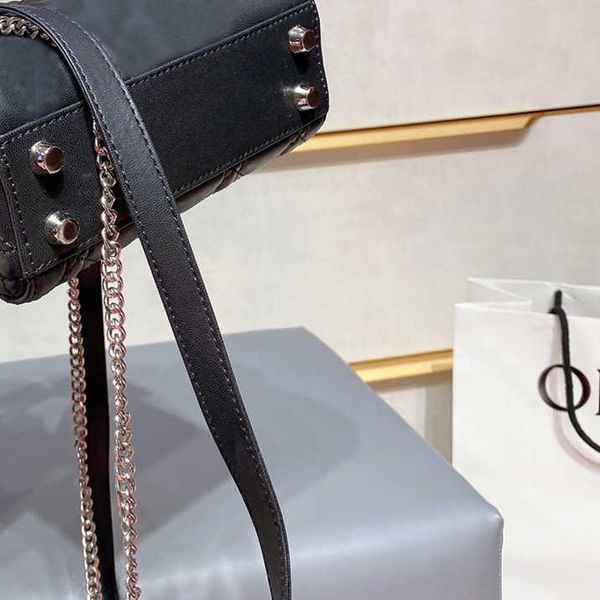high with designer bags gift silk scarf boxes quality shoulder messenger bag gold and silver hardware boutique lady cross body shopping
high with designer bags gift silk scarf boxes quality shoulder messenger bag gold and silver hardware boutique lady cross body shopping