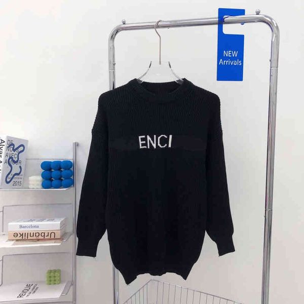 2022 factory wholesale new autumn winter + jacquard round neck age reducing pullover letter thick needle sweater for men and women, Black;gray
2022 factory wholesale new autumn winter + jacquard round neck age reducing pullover letter thick needle sweater for men and women, Black;gray