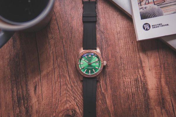wristwatches proxima men 62mas vintage diving watch stainless steel automatic bronze green dial, Slivery;brown
wristwatches proxima men 62mas vintage diving watch stainless steel automatic bronze green dial, Slivery;brown