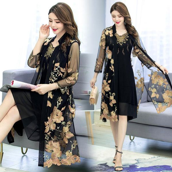 women's blouses & shirts cardigan chiffon sunscreen embroidery medium long thin summer over the knee with shawl coat mother's dres, White
women's blouses & shirts cardigan chiffon sunscreen embroidery medium long thin summer over the knee with shawl coat mother's dres, White