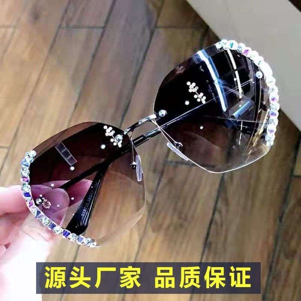 diamond set anti uv korean version net red same sunscreen round face sunshade women's sunglasses, Silver
diamond set anti uv korean version net red same sunscreen round face sunshade women's sunglasses, Silver