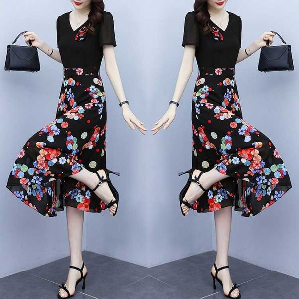 this year's popular print stitching chiffon drs women's summer middle-aged mother shows thin temperament over the knee skirt, Black;gray
this year's popular print stitching chiffon drs women's summer middle-aged mother shows thin temperament over the knee skirt, Black;gray