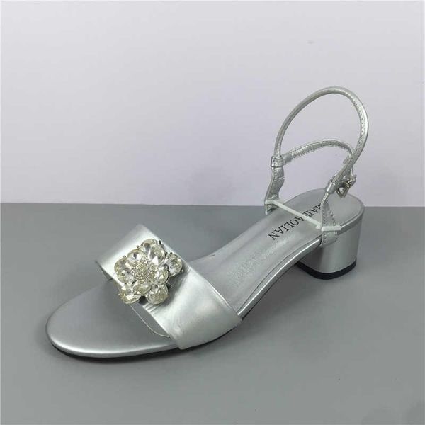 dress shoes velvet female sandal espadrilles platform clear heels 2021 summer med buckle strap all-match suede girls rhinestone real h, Black
dress shoes velvet female sandal espadrilles platform clear heels 2021 summer med buckle strap all-match suede girls rhinestone real h, Black