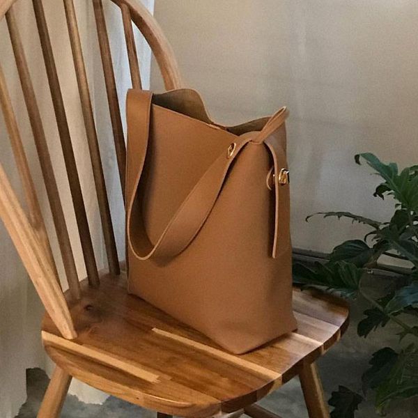 evening bags 2021 shoulder women bucket large capacity female handbags pu leather solid color designer brand purse and
evening bags 2021 shoulder women bucket large capacity female handbags pu leather solid color designer brand purse and