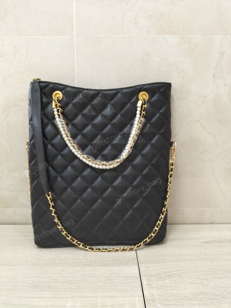 fashion designer luxury bag pearl chain shoppingbag essentialbag handbagfashion shoulderbag messengerbag
fashion designer luxury bag pearl chain shoppingbag essentialbag handbagfashion shoulderbag messengerbag