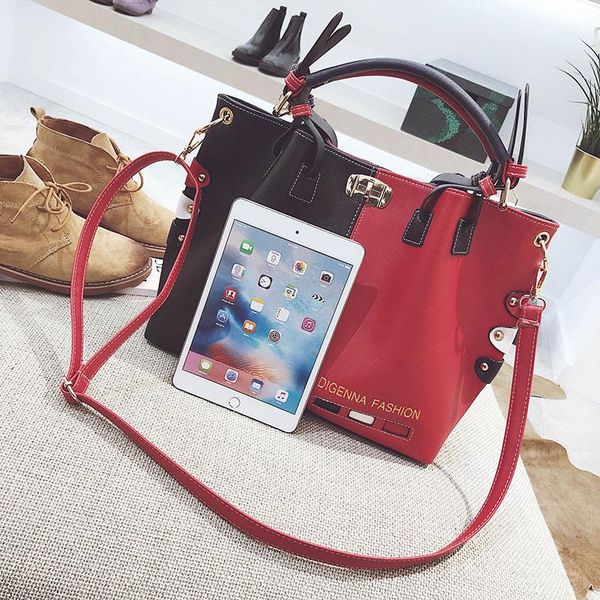 storage bags luxury handbags women designer womens panelled message bag female leather crossbody lock shoulder for 2021
storage bags luxury handbags women designer womens panelled message bag female leather crossbody lock shoulder for 2021