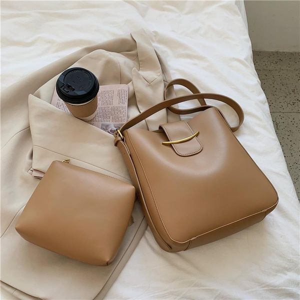 cross body 2 pcs/set vintage simple desing pu leather bucket crossbody bags for women 2021 designer lady luxury shoulder handbags
cross body 2 pcs/set vintage simple desing pu leather bucket crossbody bags for women 2021 designer lady luxury shoulder handbags