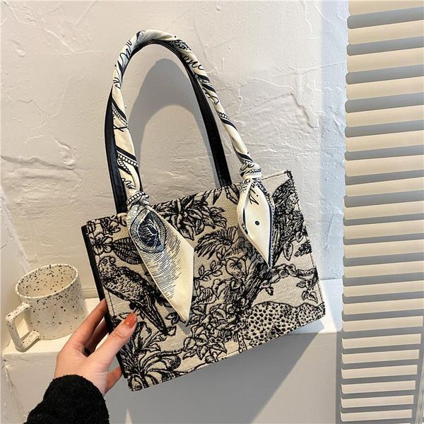 diaper bags 2021 summer girls graffiti print fashion cotton and linen portable shoulder bag
diaper bags 2021 summer girls graffiti print fashion cotton and linen portable shoulder bag