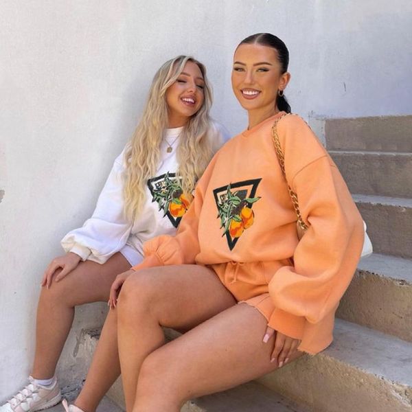 women's tracksuits two-piece set autumn printed loose long sleeve pullover sweater + tied elastic waist shorts solid color leisure suit, Gray
women's tracksuits two-piece set autumn printed loose long sleeve pullover sweater + tied elastic waist shorts solid color leisure suit, Gray