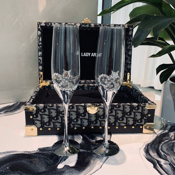 2pcs wedding wine glasses champagne flutes crystalline party toasting glass goblet crystal engrave anniversary gift with box
2pcs wedding wine glasses champagne flutes crystalline party toasting glass goblet crystal engrave anniversary gift with box