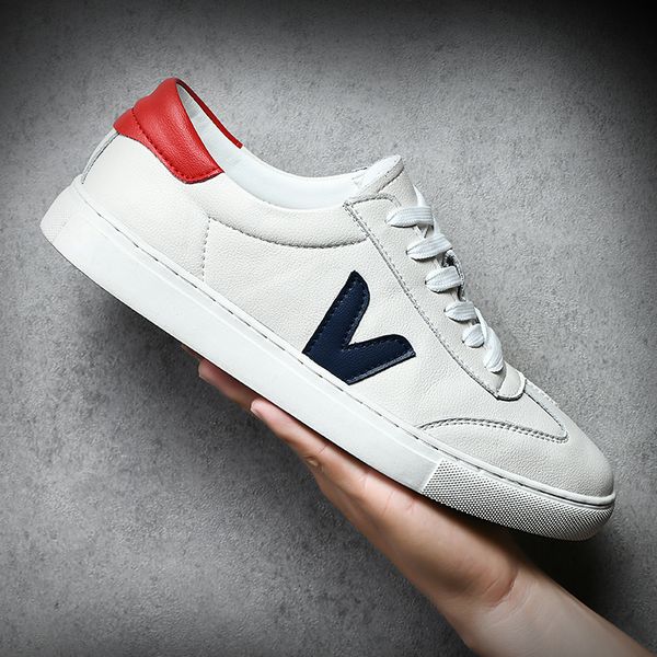 2022 casual fashion wearable men sneakers v-shaped classic breathable men flat casual shoes white designer sneakers, Red;white
2022 casual fashion wearable men sneakers v-shaped classic breathable men flat casual shoes white designer sneakers, Red;white