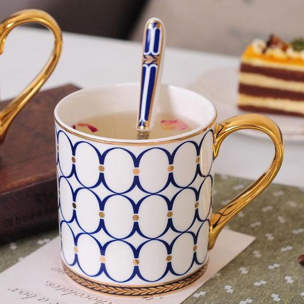 mugs european style bone china coffee cups with golden handle spoon porcelain tea cup ceramic mug home office drinkware
mugs european style bone china coffee cups with golden handle spoon porcelain tea cup ceramic mug home office drinkware