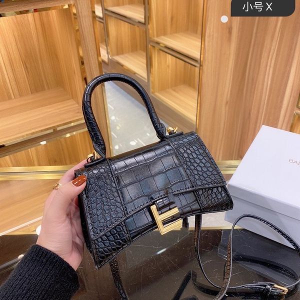 wholesale advanced fashion winter women's hourglass hand bill of lading shoulder bag luxurys designers bag luxurys designers bag
wholesale advanced fashion winter women's hourglass hand bill of lading shoulder bag luxurys designers bag luxurys designers bag