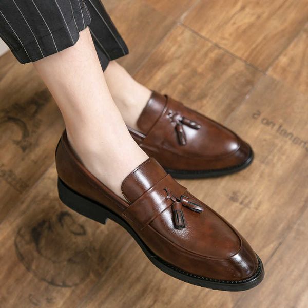 small leather shoes men's summer breathable youth business formal casual british and korean version 100 with suits, Black
small leather shoes men's summer breathable youth business formal casual british and korean version 100 with suits, Black