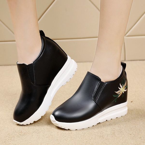 Plus Size 2021 Autumn Women Loafers Wedges Platform Shoes White Slip on Embroidery Loafer Increasing Casual Shoes Spring 8396NDress Shoes, Silver
Plus Size 2021 Autumn Women Loafers Wedges Platform Shoes White Slip on Embroidery Loafer Increasing Casual Shoes Spring 8396NDress Shoes, Silver