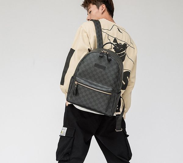 fashionable school bags high-end atmosphere european and american classic style popular backpacks of freight backpack 
fashionable school bags high-end atmosphere european and american classic style popular backpacks of freight backpack