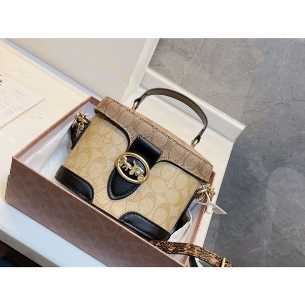 wholesale 021 fashion hand-held women's single shoulder messenger bag printing color matching retro trend[finished on luxuryss designer
wholesale 021 fashion hand-held women's single shoulder messenger bag printing color matching retro trend[finished on luxuryss designer