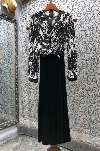 xiaozi western v-neck printed pleated stitching dress womens autumn european and american new socialite dress 9bb, White;black
xiaozi western v-neck printed pleated stitching dress womens autumn european and american new socialite dress 9bb, White;black