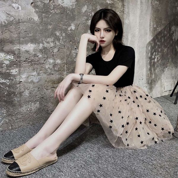 temperament sleeve neck short gege t-shirt splicing round family summer elastic cotton mesh star puffy pleated skirt waist dress hot, Black;gray
temperament sleeve neck short gege t-shirt splicing round family summer elastic cotton mesh star puffy pleated skirt waist dress hot, Black;gray