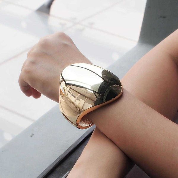 manilai punk shiny surface alloy cuff bangles bracelets for women fashion jewelry statement big alloy bangle wholesale q0717, Black
manilai punk shiny surface alloy cuff bangles bracelets for women fashion jewelry statement big alloy bangle wholesale q0717, Black