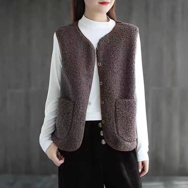 women's vests 2021 autumn winter vest lamb wool korean version versatile imitation fur one short girls' button coat casual coffe, Black;white
women's vests 2021 autumn winter vest lamb wool korean version versatile imitation fur one short girls' button coat casual coffe, Black;white