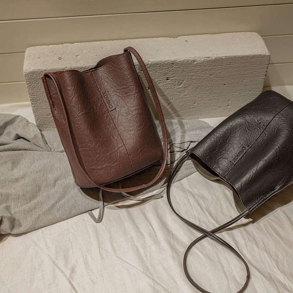 2021 texture women's bag korean style one shoulder messenger 
2021 texture women's bag korean style one shoulder messenger