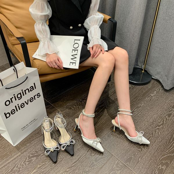 70% off wholesale sandals flip-flops pointed bow fine sense niche rhinestones spring high heels design fairy sandals black solid color
70% off wholesale sandals flip-flops pointed bow fine sense niche rhinestones spring high heels design fairy sandals black solid color