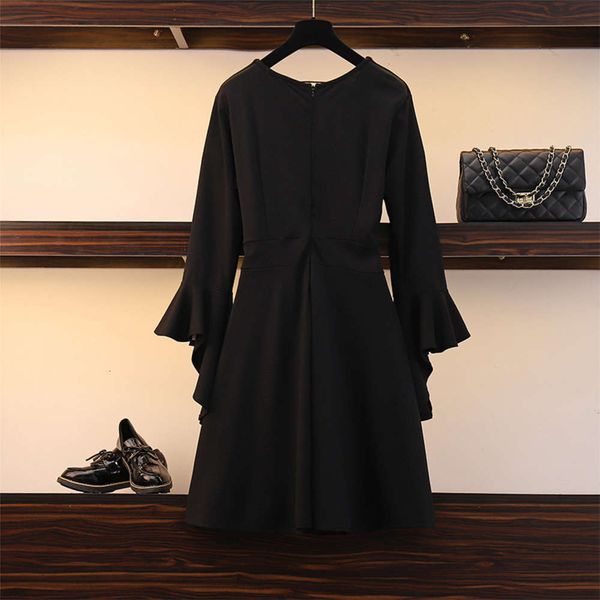 light luxury style large size spring foreign women's 2021 new dress age reduction slightly fat mm cover belly show thin irregular skirt, Black;gray
light luxury style large size spring foreign women's 2021 new dress age reduction slightly fat mm cover belly show thin irregular skirt, Black;gray
